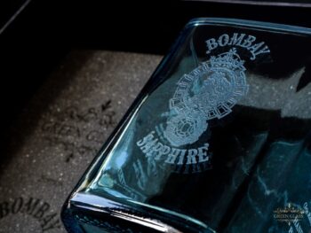 Recycled Bombay Sapphire gin glass with engraved logo and custom text – Green Glass edition