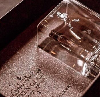 Dizzy Johnnie Walker Gold gift glass